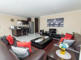 Cosy Home in Bluewater Bay, holiday home in Gqeberha