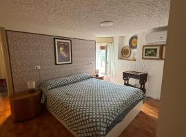 PM 50 Viale Ugo Foscolo Guest House, guest house in Toscolano Maderno