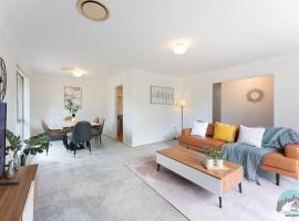 Aircabin - Marayong - Convenient - 3 Beds House, khách sạn ở Blacktown