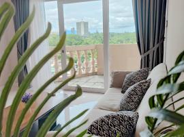 Riverbank Suites Sarawak Riverview, Waterfont Kuching City，古晉的飯店