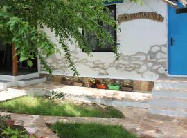 Rustic House Prima Priori, hotel in Vaklino