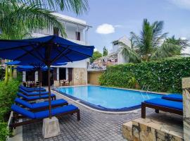 St.Lachlan Hotel & Suites, hotel v Negombu
