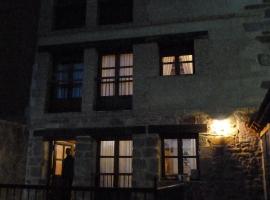 El Farolillo de Piedra, hotel con piscina en Montejo de Tiermes