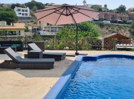 Villa Apartment with Pool and Amazing Views!, family hotel in Arenys de Mar