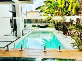 Maison d'Exception pour un Séjour Inoubliable, Hotel in Villetelle