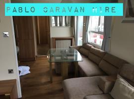 3 Bedroom 8 Berth Caravan Towyn – hotel w mieście Rhyl