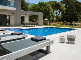 Escape Villa Kefalonia, hotel em Lourdhata