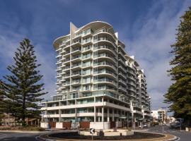 Oaks Glenelg Liberty Suites, hotel near Adelaide Airport - ADL, 