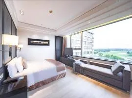 Crowne Plaza Shanghai Anting-Auto City - 15 Minutes drive to F1