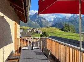 Schönste Ferienwohnung mit Panoramablick in Ftan im Unterengadin, hotell i Ftan