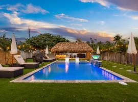 Bali Inspired home with Heated Pool, Sauna and Hot Tub! Close to Beach and Atlantic Ave، شقة في ديلراي بيتش