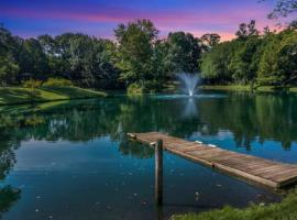 Pond View Cabin near Ark Encounter with Loft, cottage di Dry Ridge