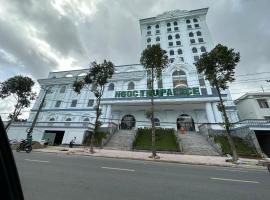 Ngoc Thu Palace, hotel com estacionamento em Soc Trang