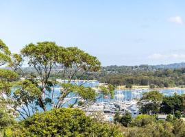 Newly renovated 4 bedroom home in Newport with Pittwater views, Hotel mit Parkplatz in Newport