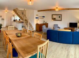 Rive gauche (bord de mer), hotel i Réville