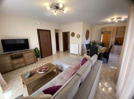 Spacious & Modern New Apartment, hotel in Heraklio Town