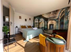 RELAI DU CHATEAU APPARTHOTEL, hotel in La Tourlandry