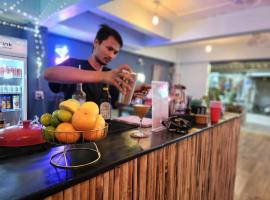 Tiki Tribe Bar & Hostel – hotel w Ko Tao