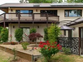 Magic Oak Getaway