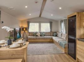 Cosy Caravan New for 2024!, khách sạn ở Newquay