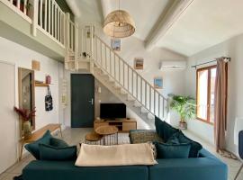 Loft au pied du Lubéron, hotel v destinaci Cadenet