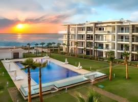 Appartement de luxe en bord de mer avec piscine, hotelli, jossa on pysäköintimahdollisuus kohteessa Mansouria