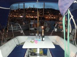Nuitée à bord de Danilou un voilier de 9.50m, barco en Sète