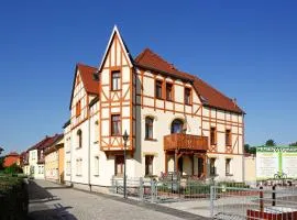 Ferienwohnung Morgensonne am Kurpark Bad Berka - Parkplatz - Spielplatz - WLAN - 2 Schlafzimmer