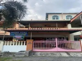 OYO Home 90966 Family Homestay ( Botani Ipoh)