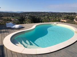 Maison de Charme vue Panoramique et Piscine - Lorgues -Provence Verte, Hotel in Lorgues