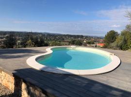 Maison de Charme vue Panoramique et Piscine - Lorgues -Provence Verte, hotel en Lorgues