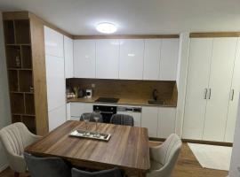 Luxury Apartment: Gnjilane şehrinde bir otel