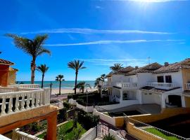Bungalow on the beach 15 minutes from Valencia, hotel en Valencia