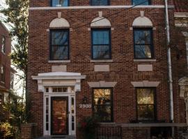 2 Bedroom by Zoo, Metro, Park and Embassies in Forest Hills - Best Location, apartamento em Washington