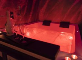 Blue Hole b&b Santeramo in colle e Jacuzzi Suite, hotel v destinaci Santeramo in Colle