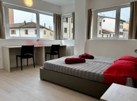 Luxury Urban Oasis Apartment in center Of Udine, luksushotelli kohteessa Udine