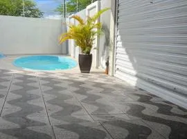 Casa com piscina e área Gourmet