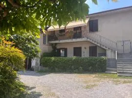Il Cortile Como Single & Double Room in apartment NO HOTEL