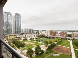 Stylish Downtown Lakeview Condo - One Free Parking, apartamentai Toronte