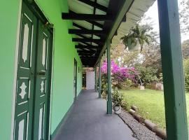 MI FUNDO, отель в городе Акасиас