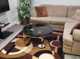 New Stylish 2-Bedroom Basement Suite, ξενώνας στο Γουίνιπεγκ