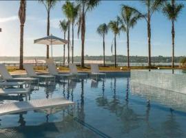 Flat de luxo em um Resort!, hotel with pools in Brasilia