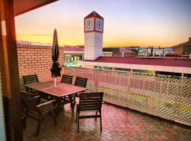 Tuggeranong Short Stay #06 - Sleeps 6, hotel in Tuggeranong