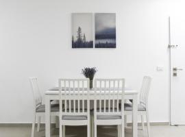 Luxury Family Apartment #28 By Hashdera Eilat, Hotel in Eilat