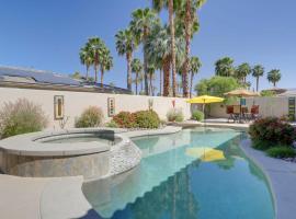 Spacious Cathedral City Home with Pool - Near Casino home, feriehus i Cathedral City