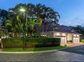 Large Studio in the heart of Hope Island & Sanctuary Cove, hotel em Gold Coast