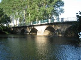 Le Petitepinay, cheap hotel in Moitron-sur-Sarthe