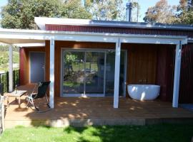 The Tree house, cabaña o casa de campo en Paraparaumu