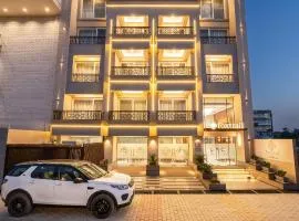 Foxtrail, Sector 42 - AM Hotel Kollection