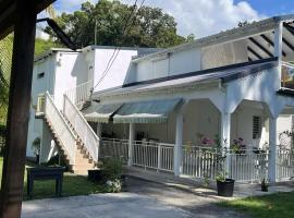 haut de villa spacieux et calme, hotel a Morne-à-lʼEau